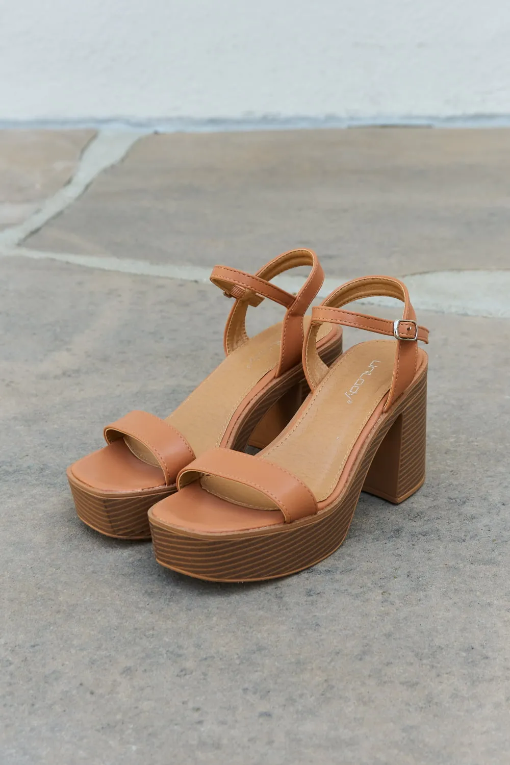 *APP EXCLUSIVE* Platform Heel Sandals