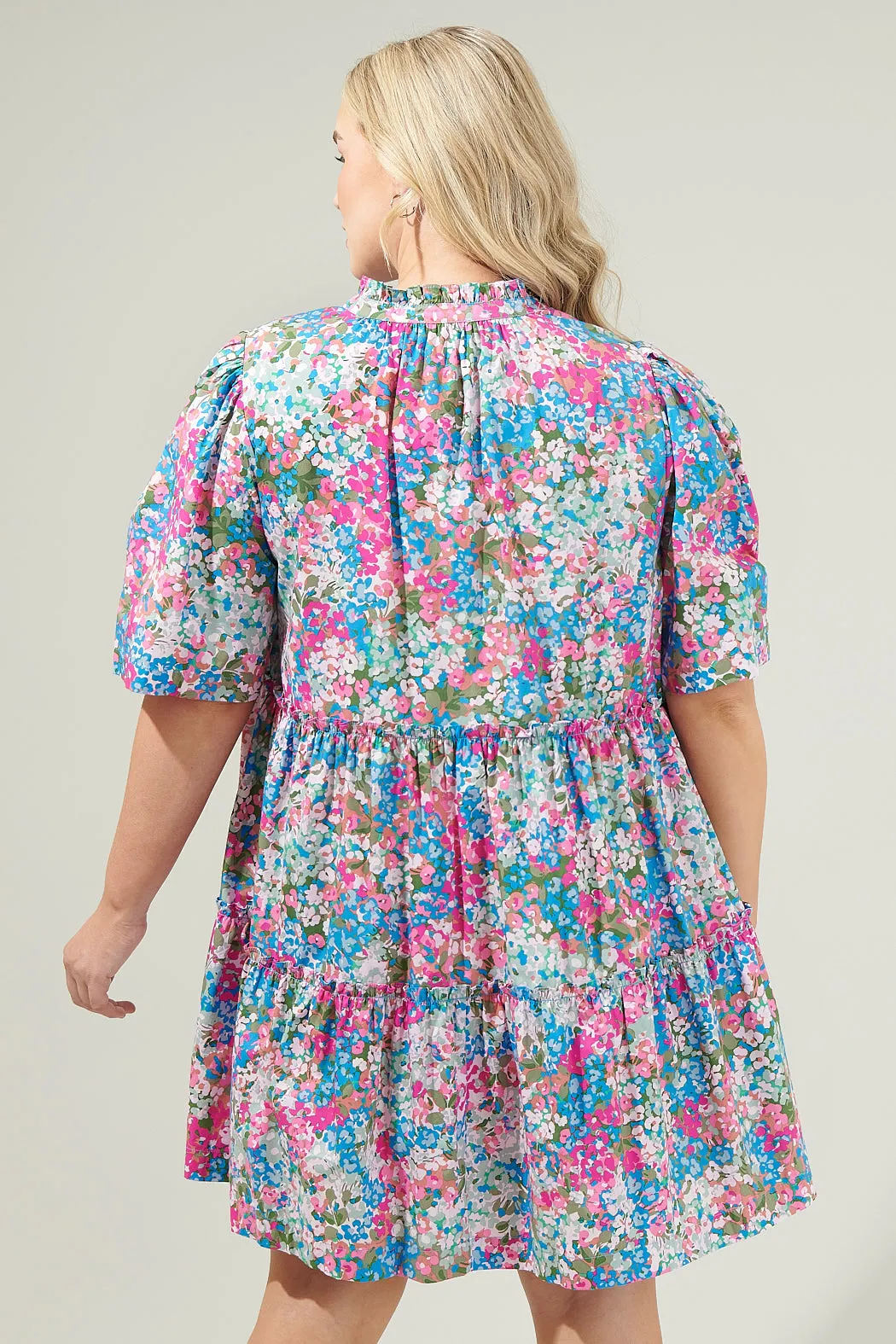 Avery Blossom Dixie Split Neck Shift Dress Curve