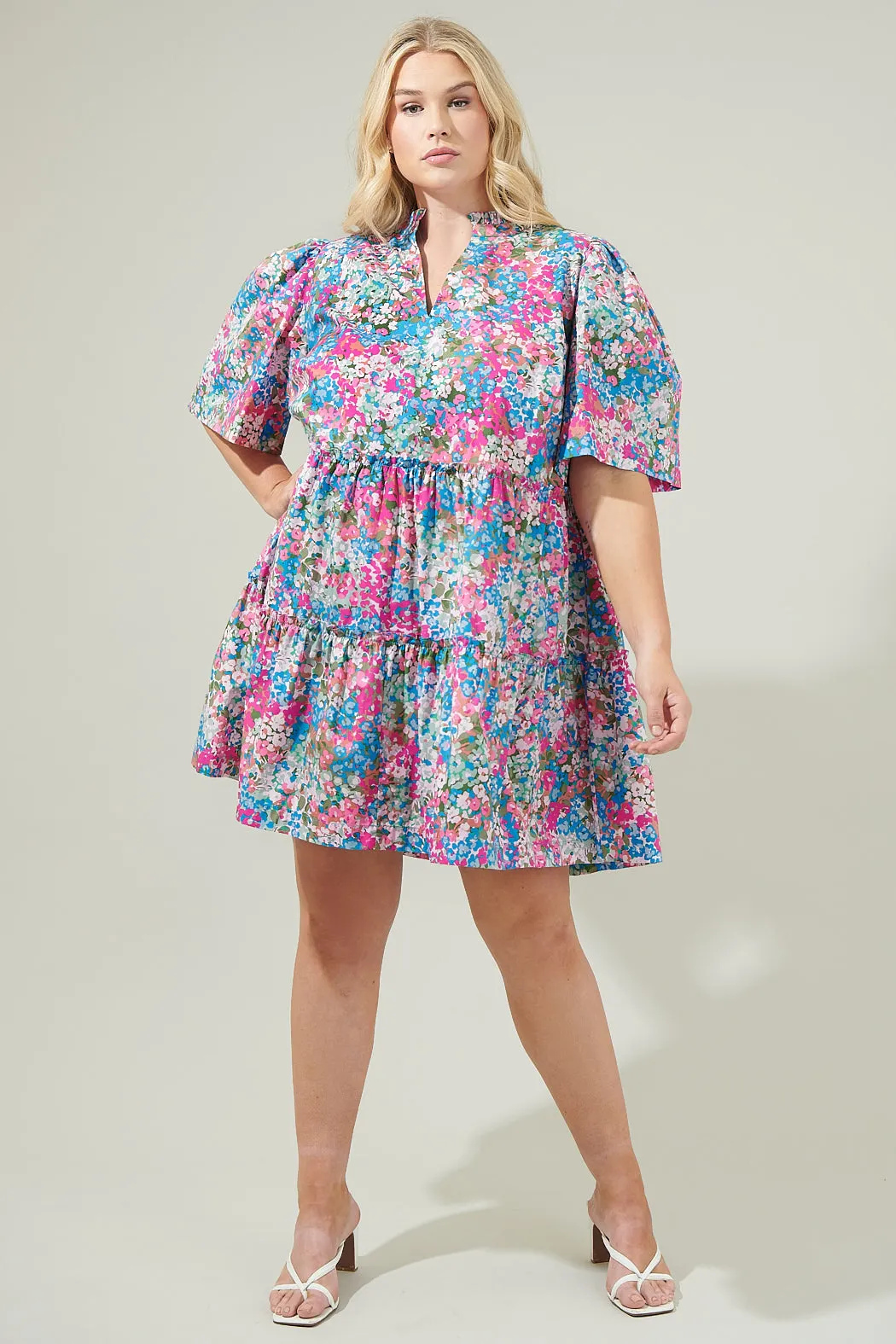 Avery Blossom Dixie Split Neck Shift Dress Curve