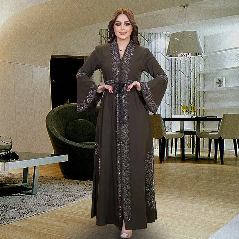 Elegant Women's Arabic Flare Robe