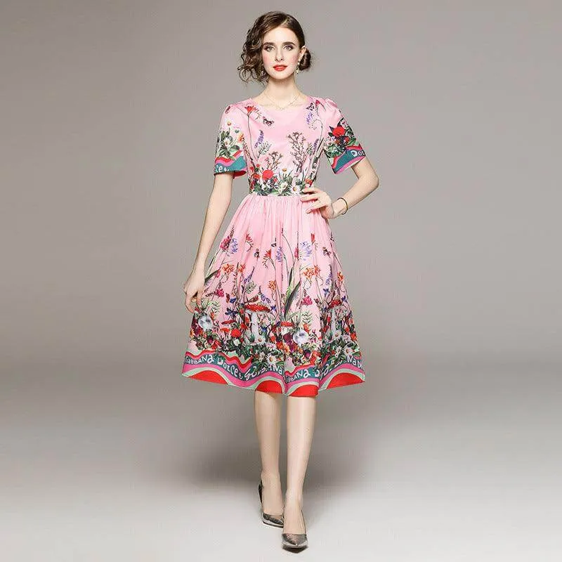 Floral-Patterned Short Sleeve Dress with Lining for a Youthful Look