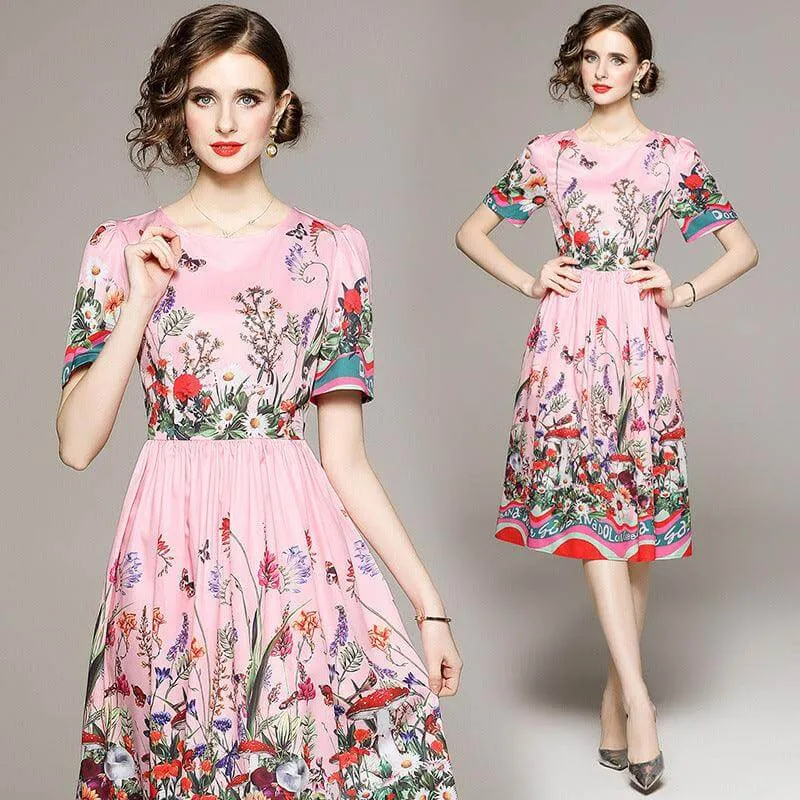 Floral-Patterned Short Sleeve Dress with Lining for a Youthful Look