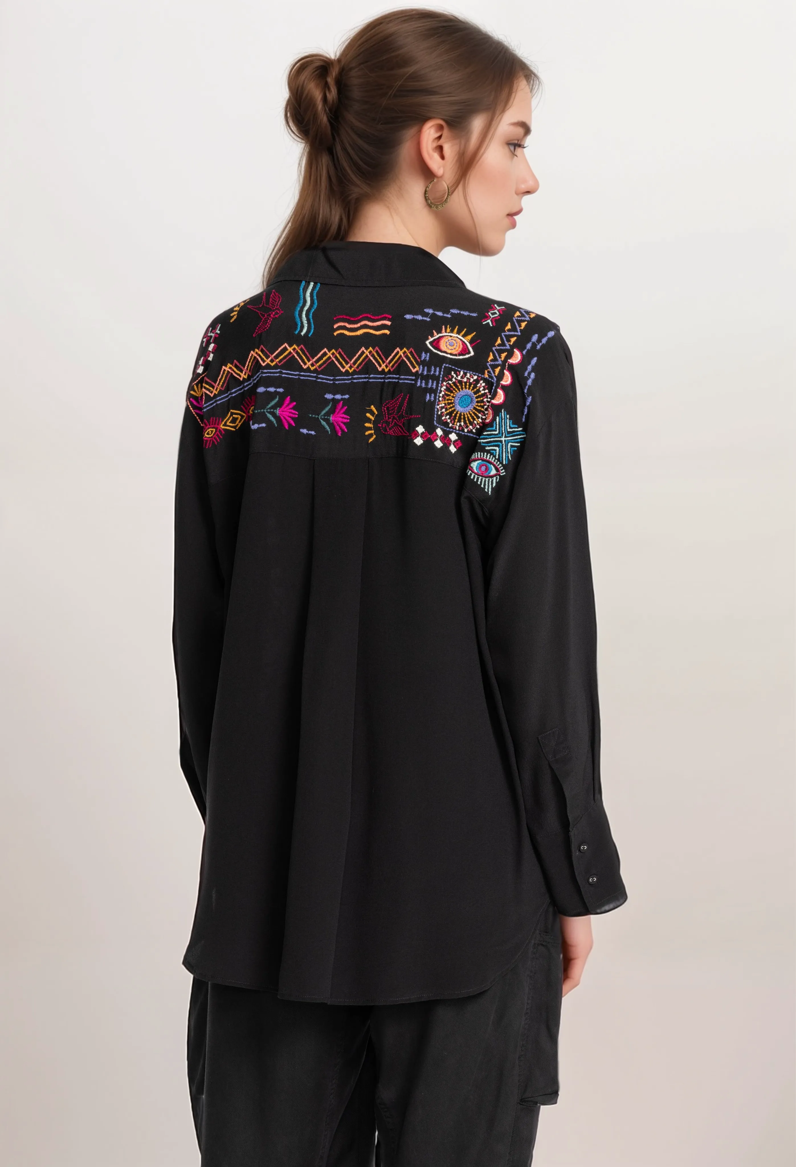 Johnny Was Workshop Campo Relaxed Black Oversized Shirt W14423