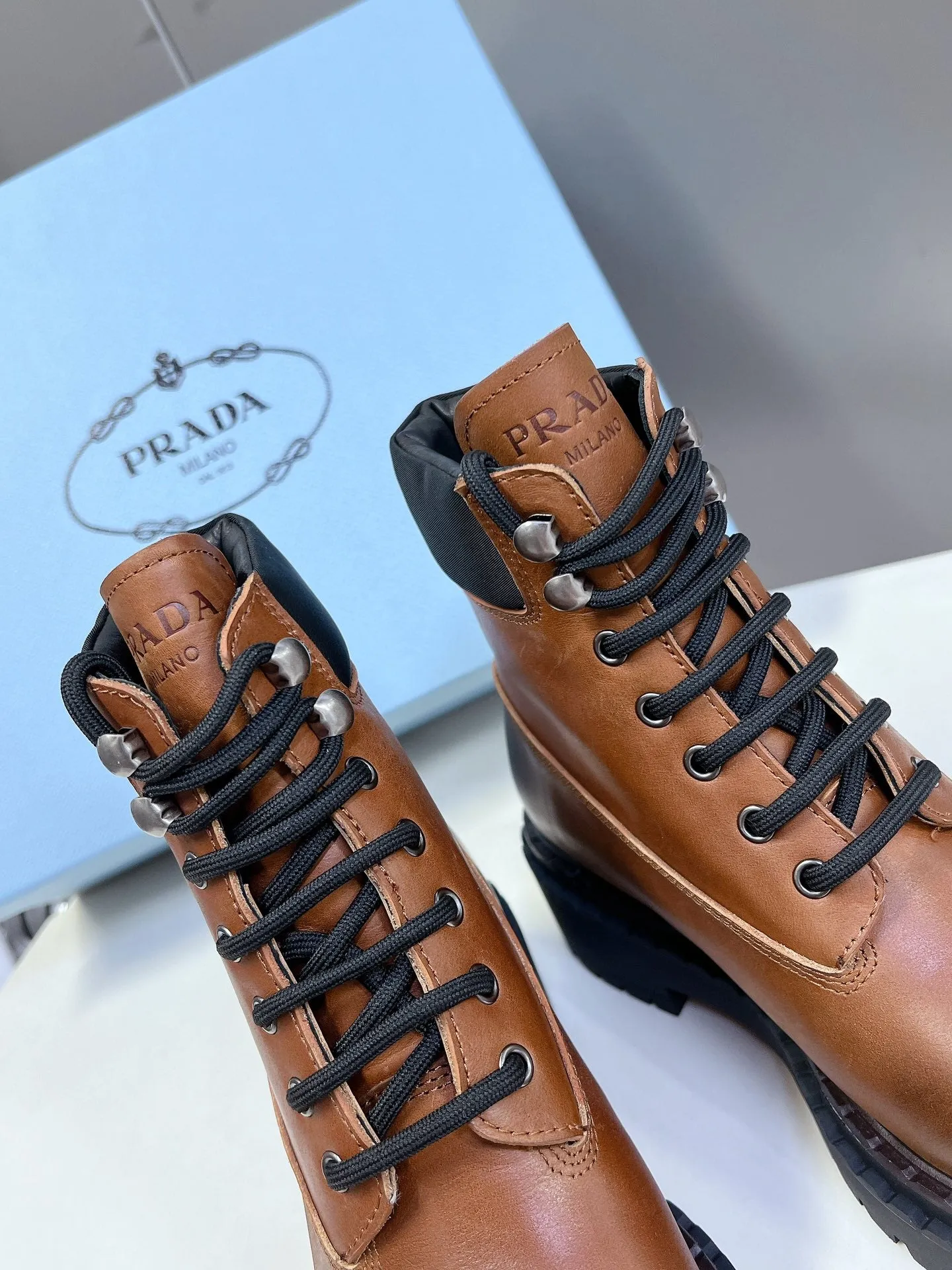 PRA LACE-UP BOOTS OMBRE CARAMEL CALFSKIN