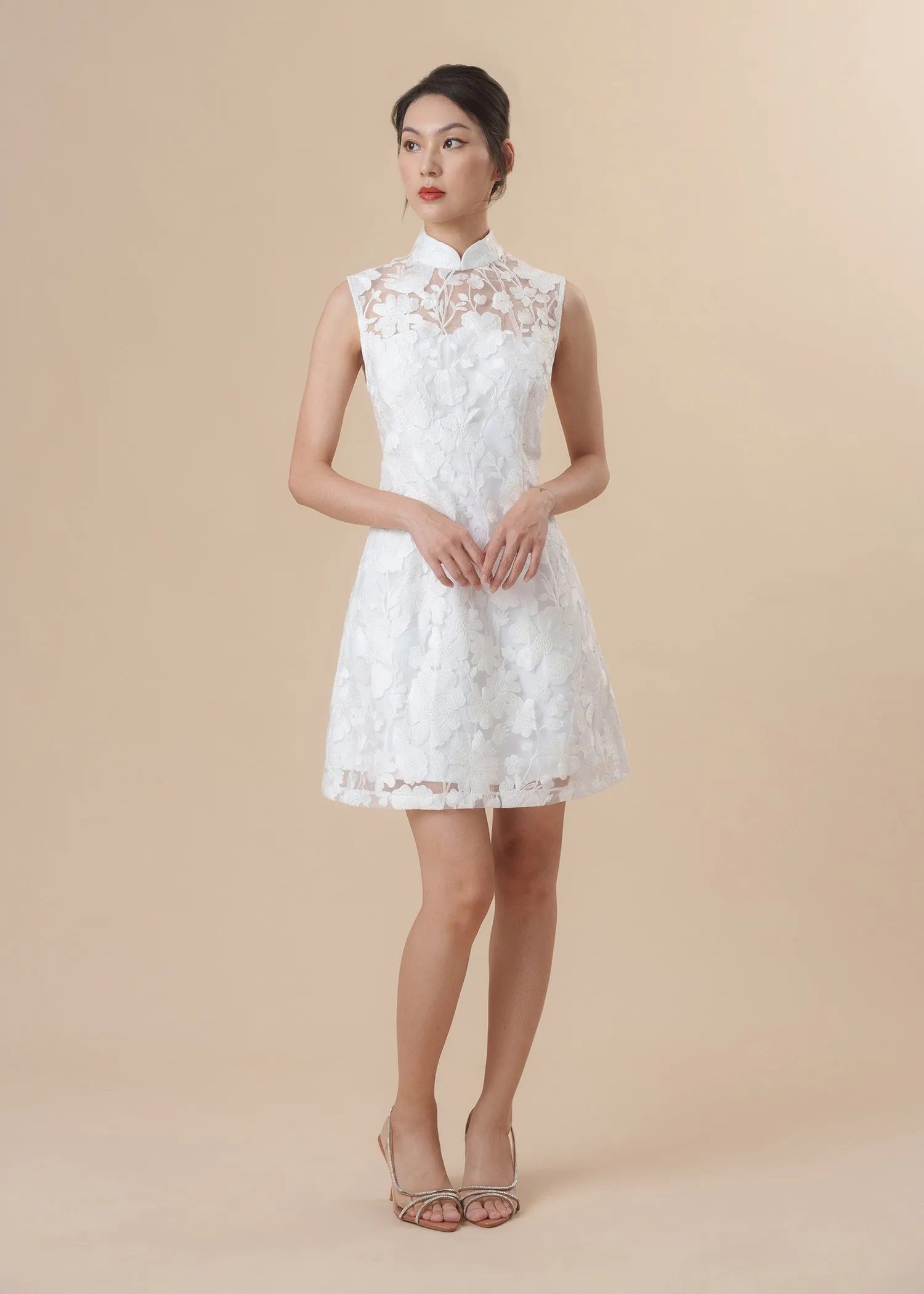 Sleeveless Lace Mini Qipao Dress