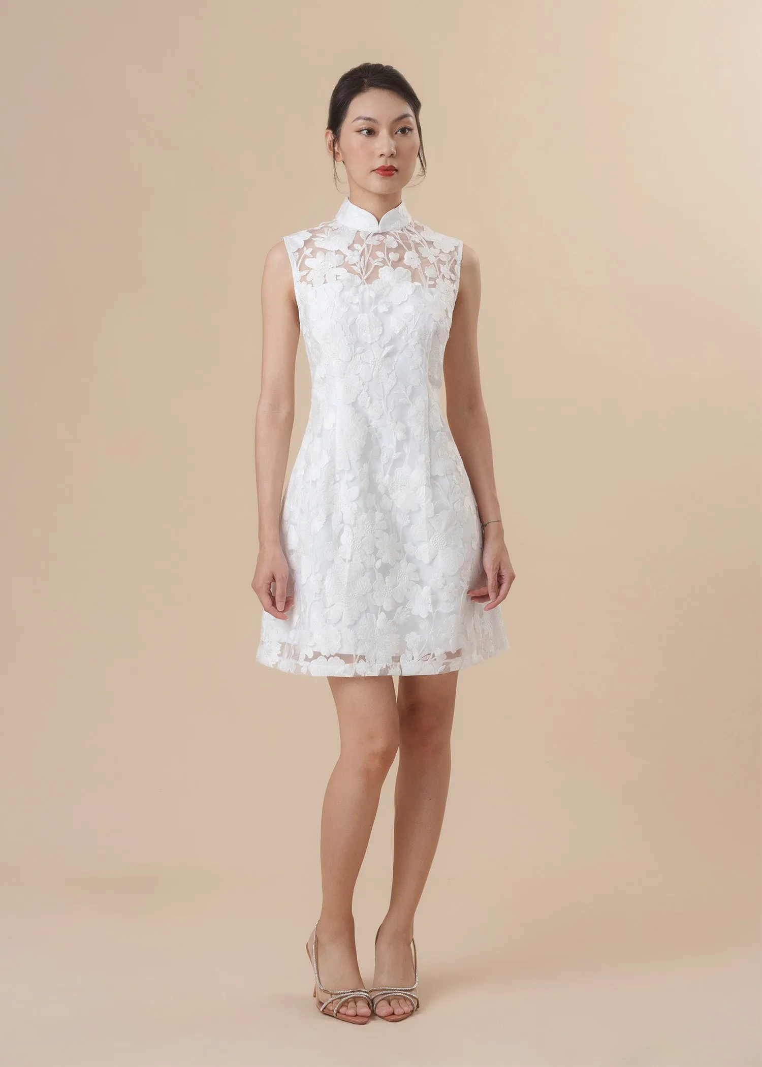 Sleeveless Lace Mini Qipao Dress